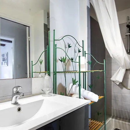 Au Coeur De La Petite Venise - Апартаменти *